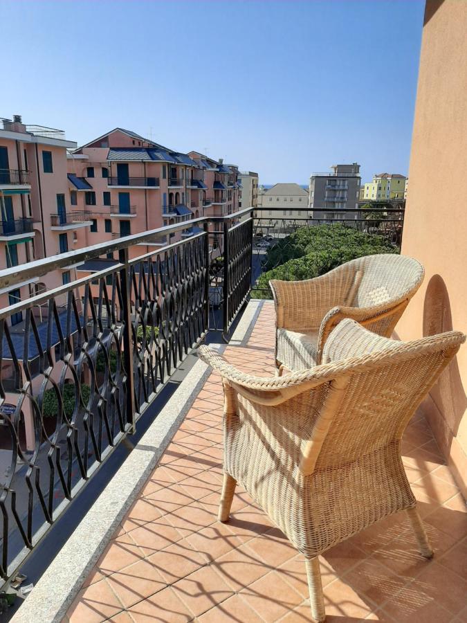 Nel Blu Apartment Marina dʼMarina dʼAndora Exterior foto